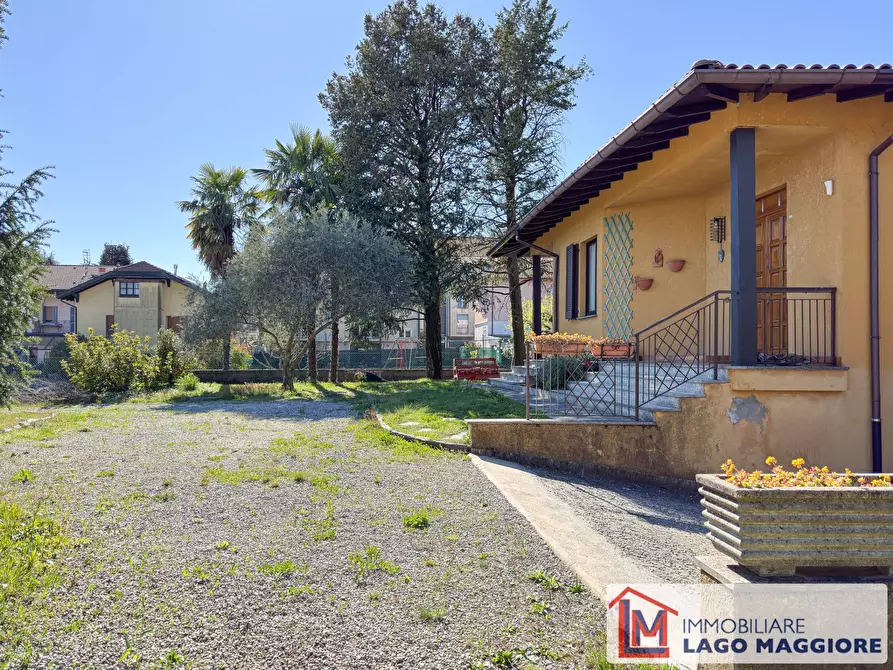 Immagine 8 di Villa in vendita  in Via Mazzini 21 a Ispra