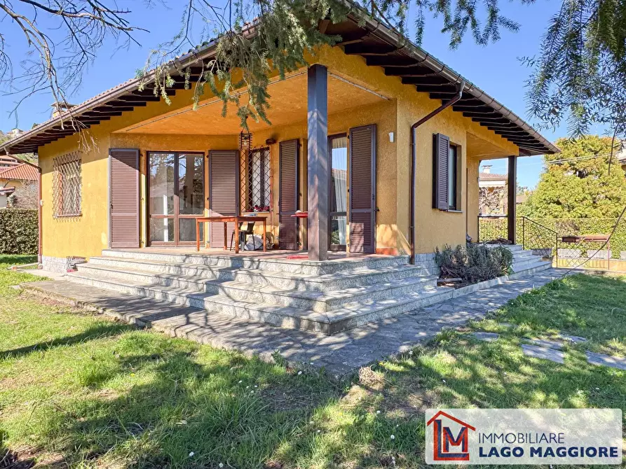 Immagine 9 di Villa in vendita  in Via Mazzini 21 a Ispra