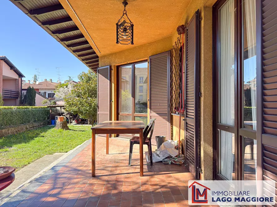 Immagine 11 di Villa in vendita  in Via Mazzini 21 a Ispra