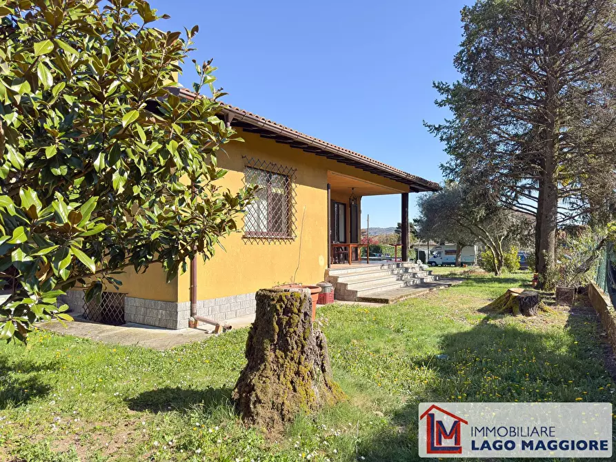 Immagine 12 di Villa in vendita  in Via Mazzini 21 a Ispra