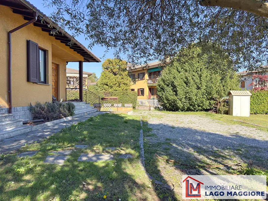 Immagine 13 di Villa in vendita  in Via Mazzini 21 a Ispra