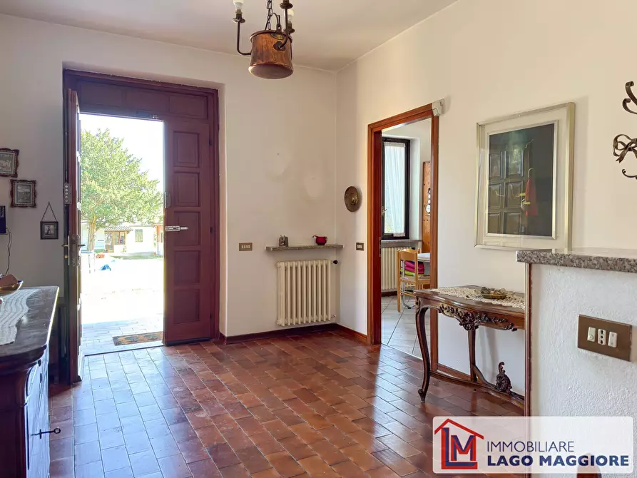 Immagine 23 di Villa in vendita  in Via Mazzini 21 a Ispra