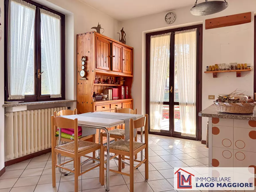 Immagine 24 di Villa in vendita  in Via Mazzini 21 a Ispra