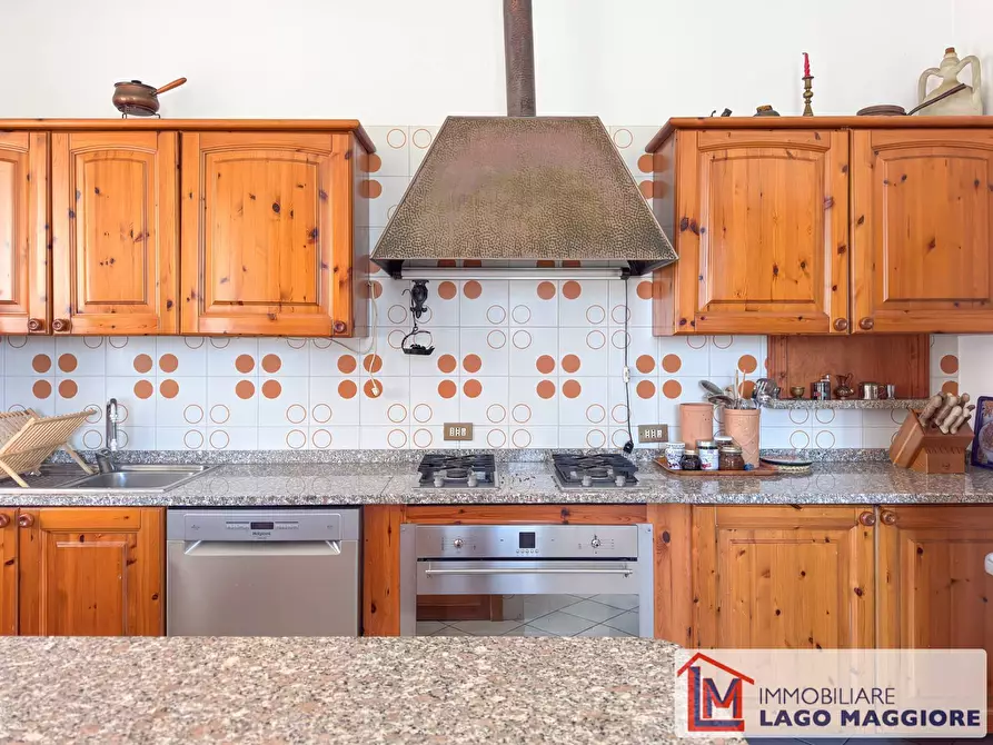 Immagine 26 di Villa in vendita  in Via Mazzini 21 a Ispra