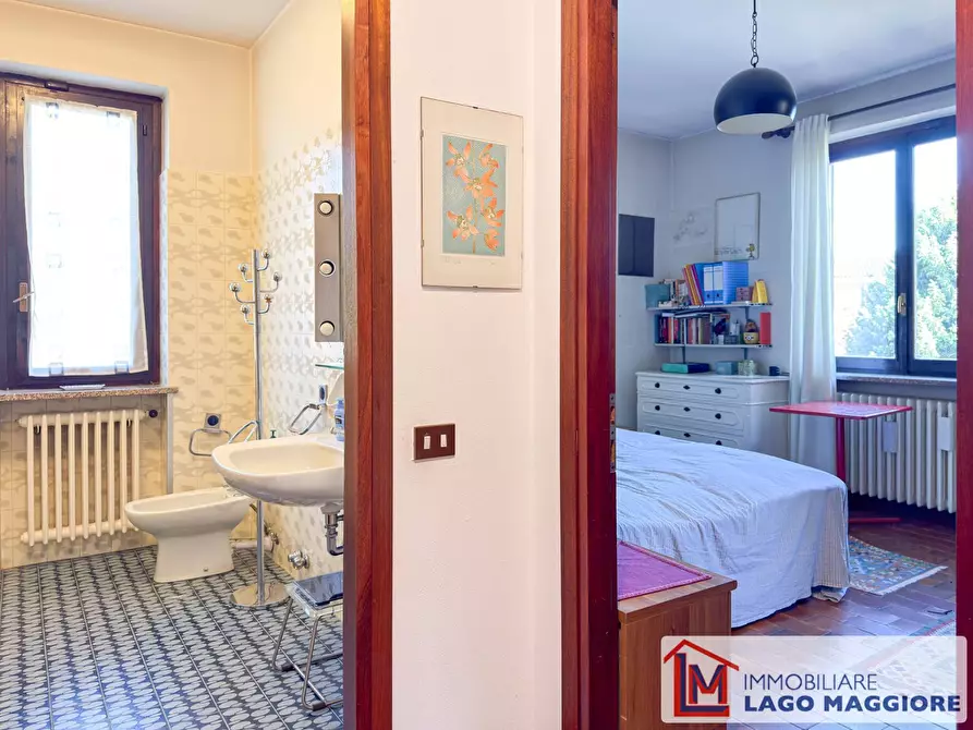 Immagine 32 di Villa in vendita  in Via Mazzini 21 a Ispra