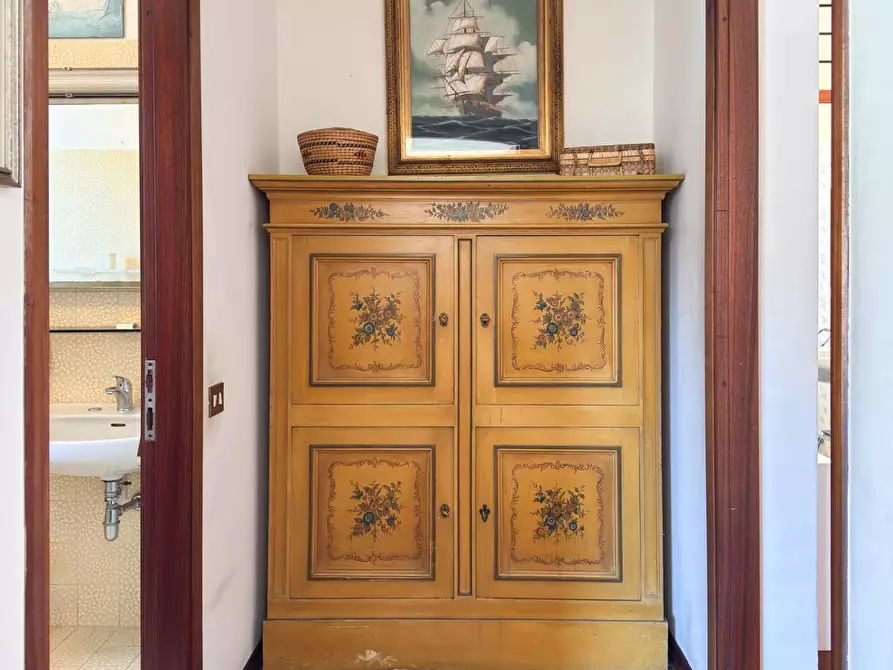 Immagine 40 di Villa in vendita  in Via Mazzini 21 a Ispra