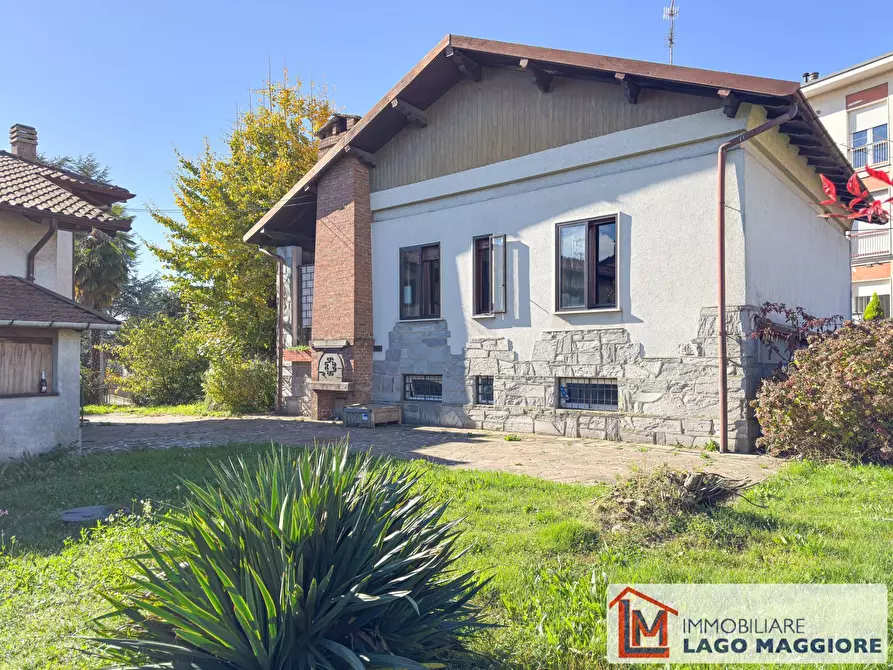 Immagine 3 di Villa in vendita  in Via Sempione 13 a Sesto Calende