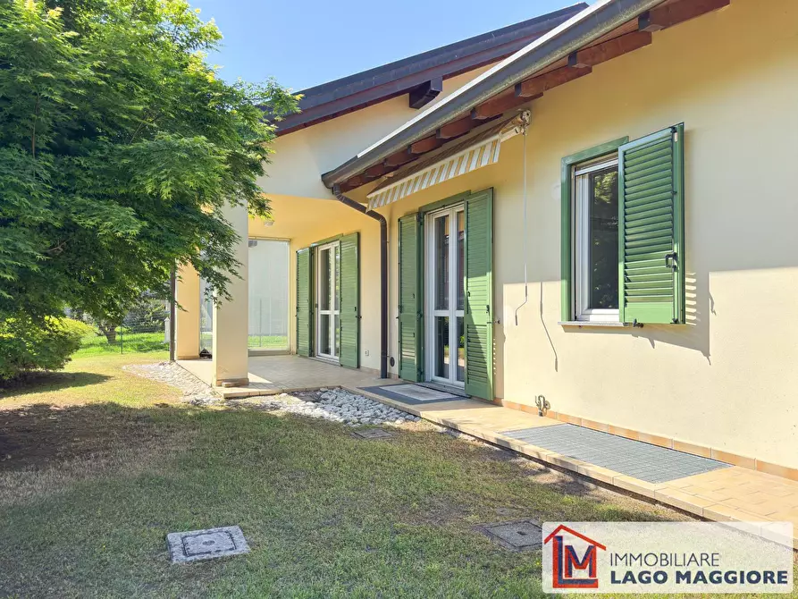 Immagine 6 di Villa in vendita  in Via dell'acquario 14 a Angera