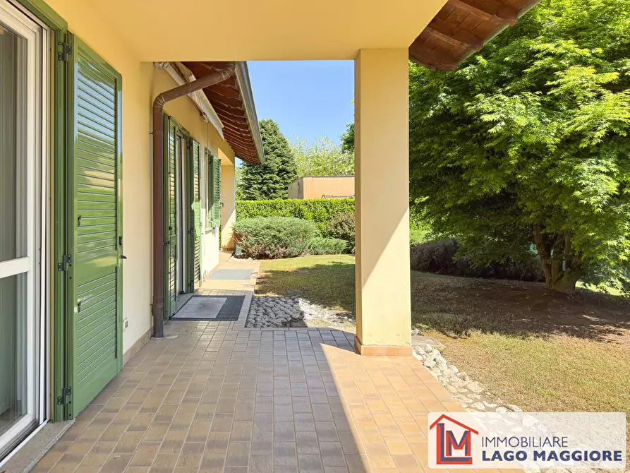 Immagine 7 di Villa in vendita  in Via dell'acquario 14 a Angera