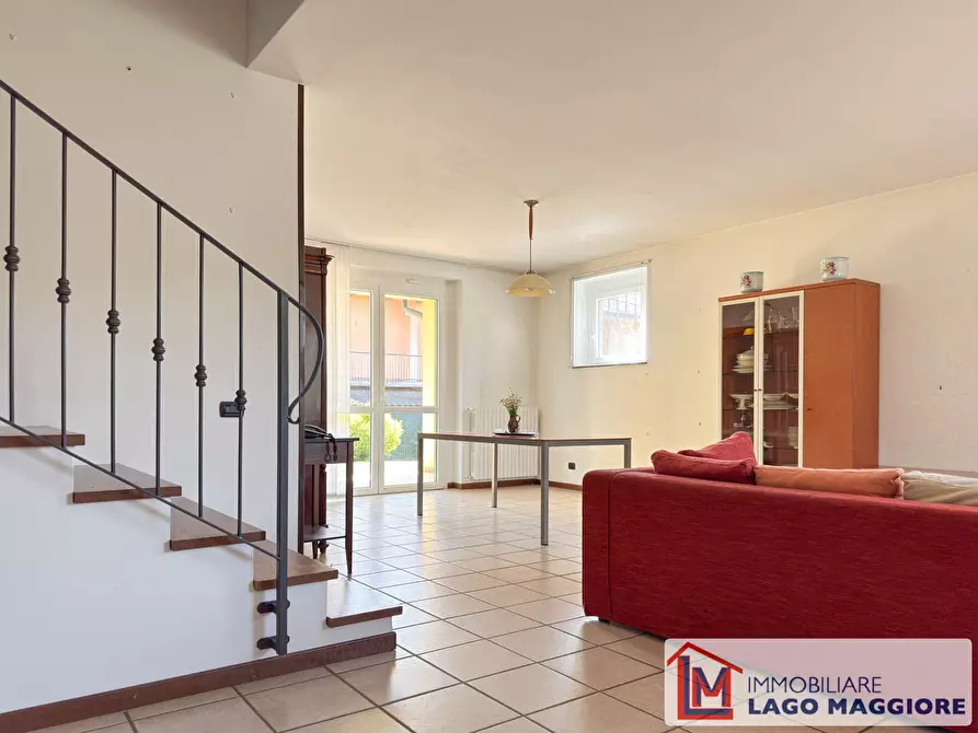 Immagine 9 di Villa in vendita  in Via dell'acquario 14 a Angera