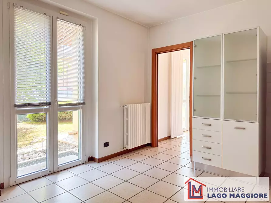 Immagine 15 di Villa in vendita  in Via dell'acquario 14 a Angera