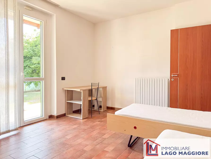 Immagine 22 di Villa in vendita  in Via dell'acquario 14 a Angera