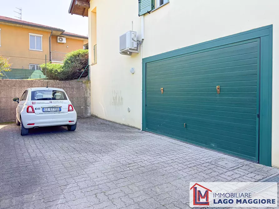 Immagine 43 di Villa in vendita  in Via dell'acquario 14 a Angera