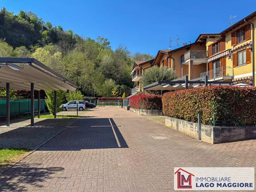 Immagine 36 di Appartamento in vendita  in Via Lavorascio 193 a Ispra