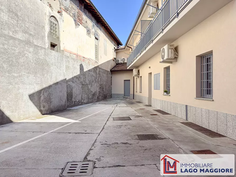 Immagine 15 di Negozio in vendita  in Via Piave 14 a Ispra
