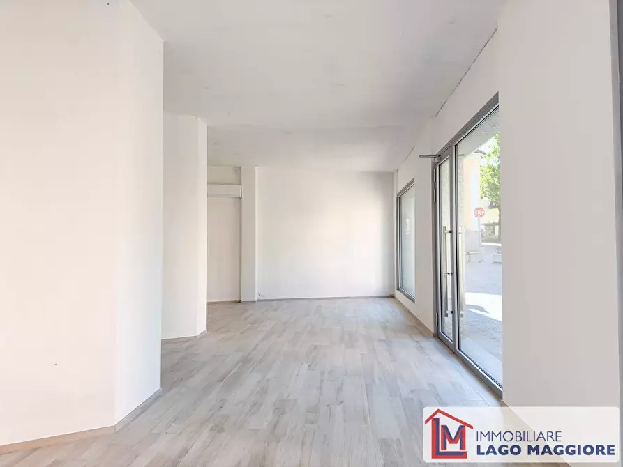 Immagine 13 di Negozio in vendita  in Via Piave 14 a Ispra
