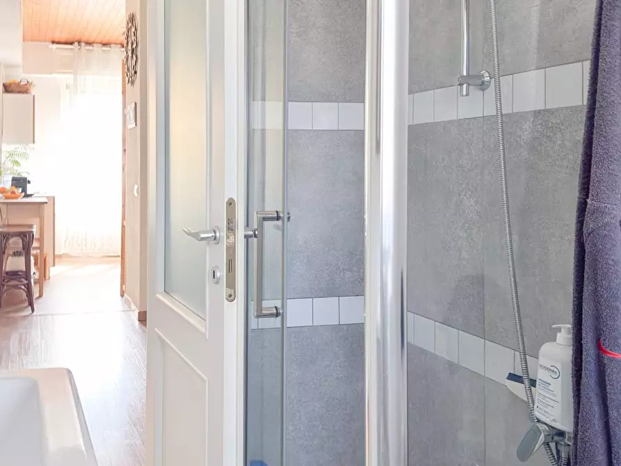 Immagine 22 di Appartamento in vendita  in Via Alcide De Gasperi 2 a Besozzo