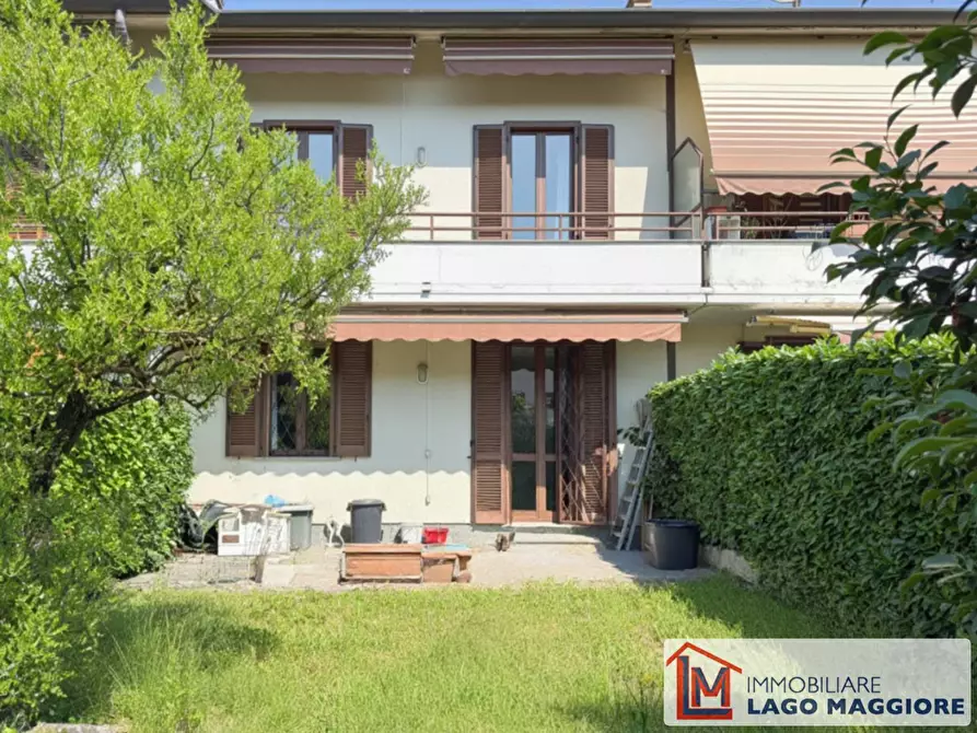 Immagine 1 di Villetta a schiera in vendita  in Via XXV Aprile 105 a Ispra