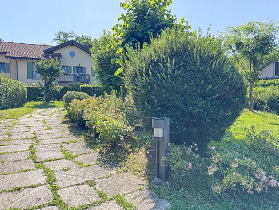 Immagine 13 di Villetta a schiera in vendita  in Via Milano 1037 a Ispra