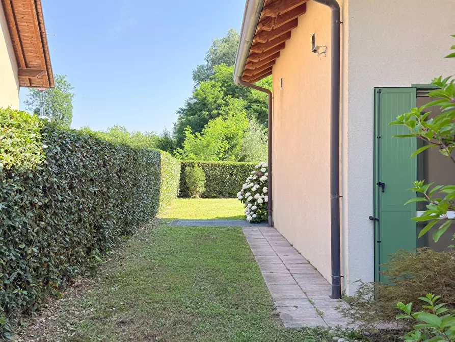 Immagine 7 di Villa in vendita  in Via Milano 1037 a Ispra