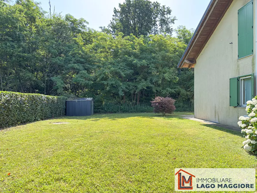 Immagine 10 di Villa in vendita  in Via Milano 1037 a Ispra