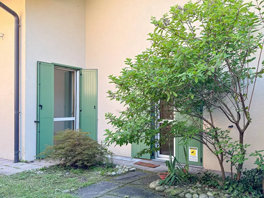 Immagine 12 di Villa in vendita  in Via Milano 1037 a Ispra