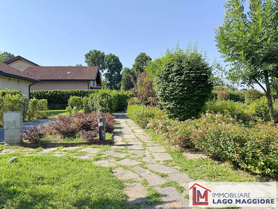 Immagine 14 di Villa in vendita  in Via Milano 1037 a Ispra