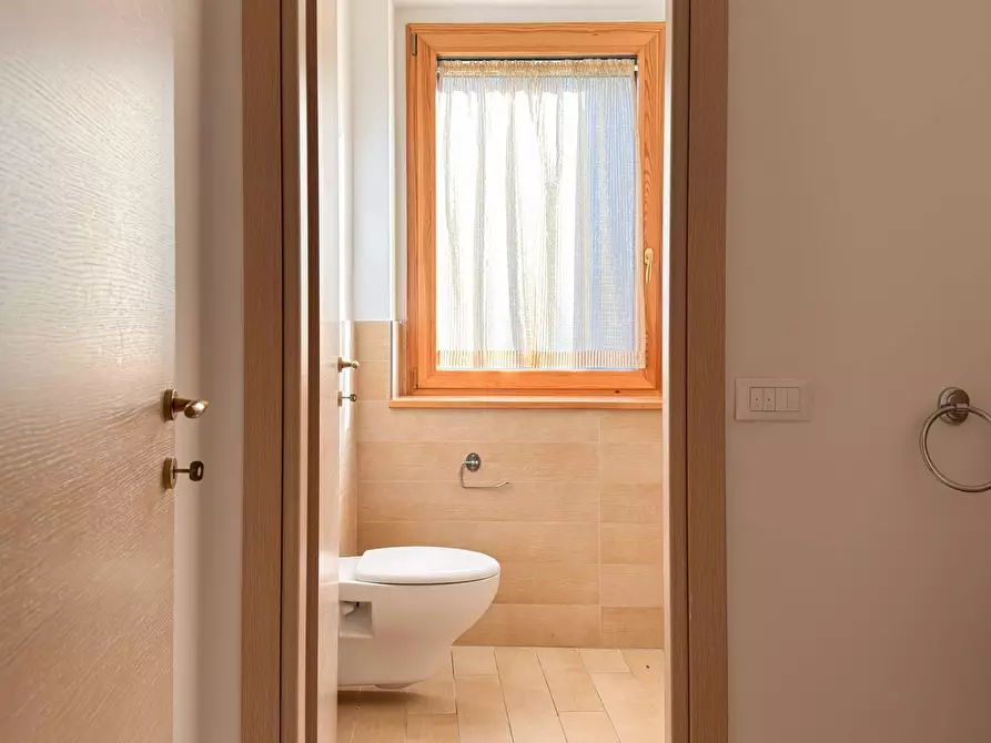 Immagine 45 di Villa in vendita  in Via Milano 1037 a Ispra
