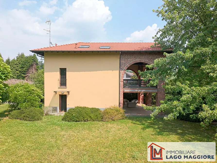 Immagine 5 di Villa in vendita  in Via Monzeglio 86 a Ispra