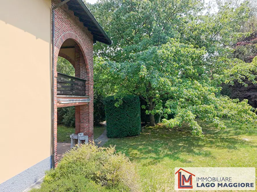Immagine 12 di Villa in vendita  in Via Monzeglio 86 a Ispra