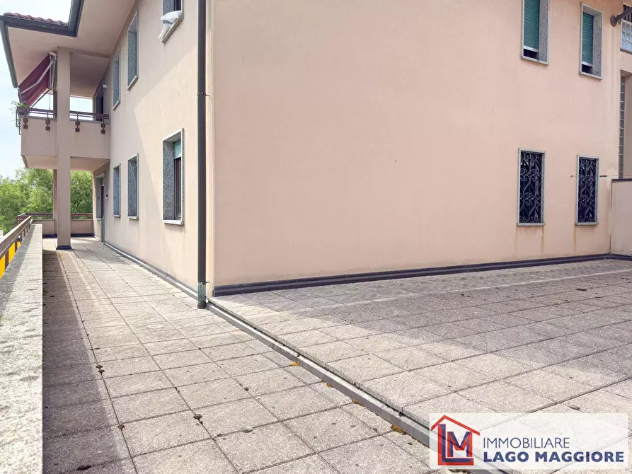 Immagine 3 di Appartamento in vendita  in Contrada Tagliabò 16 a Cocquio-Trevisago