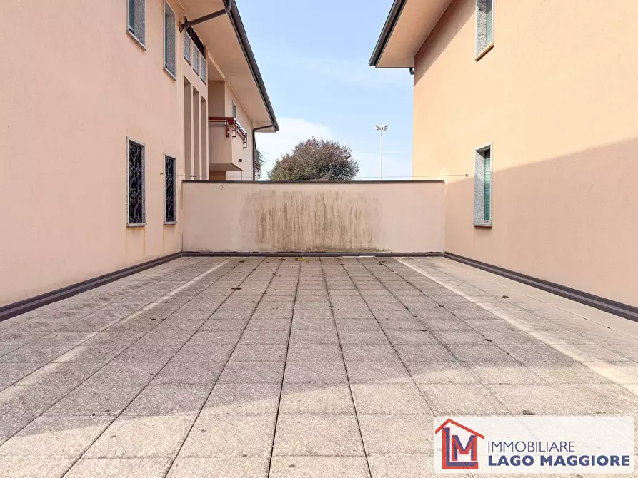 Immagine 5 di Appartamento in vendita  in Contrada Tagliabò 16 a Cocquio-Trevisago