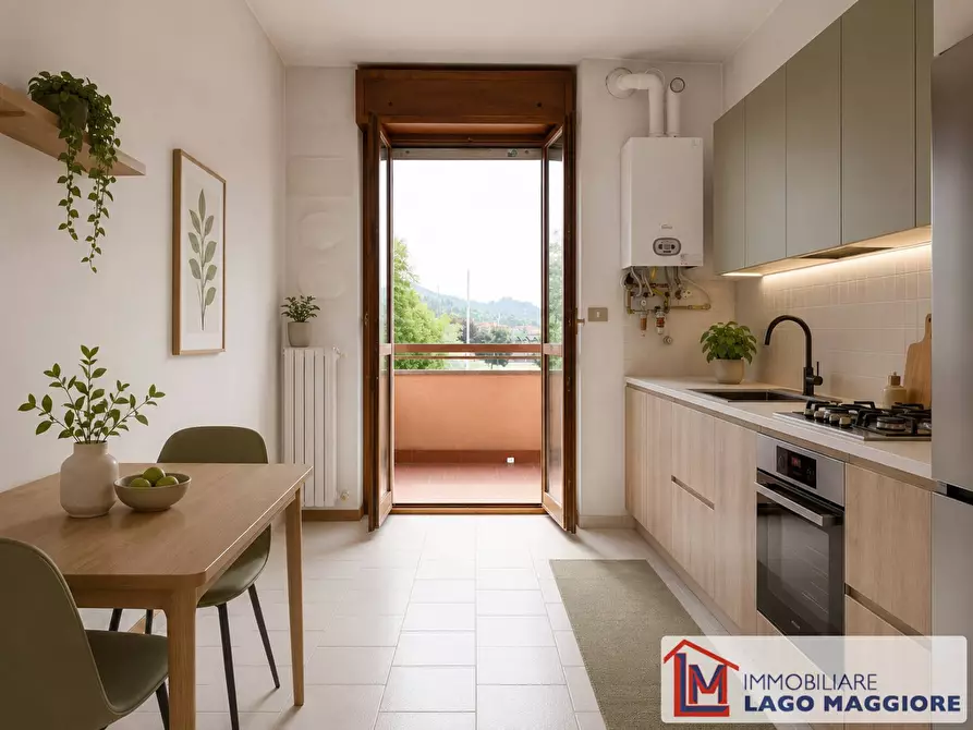 Immagine 21 di Appartamento in vendita  in Contrada Tagliabò 16 a Cocquio-Trevisago