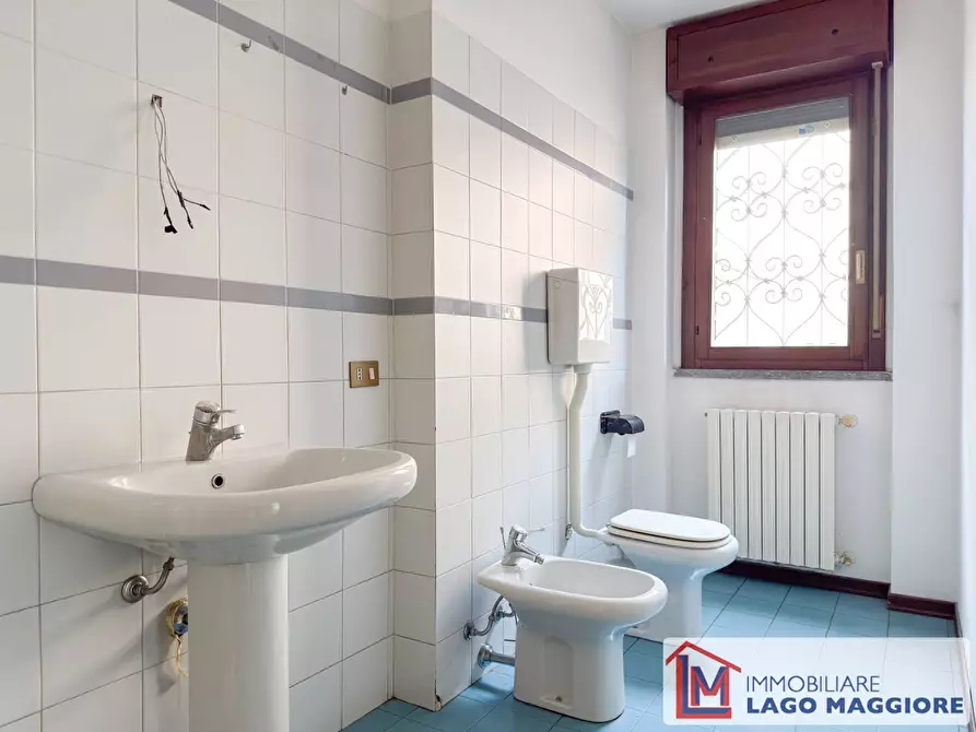 Immagine 35 di Appartamento in vendita  in Contrada Tagliabò 16 a Cocquio-Trevisago