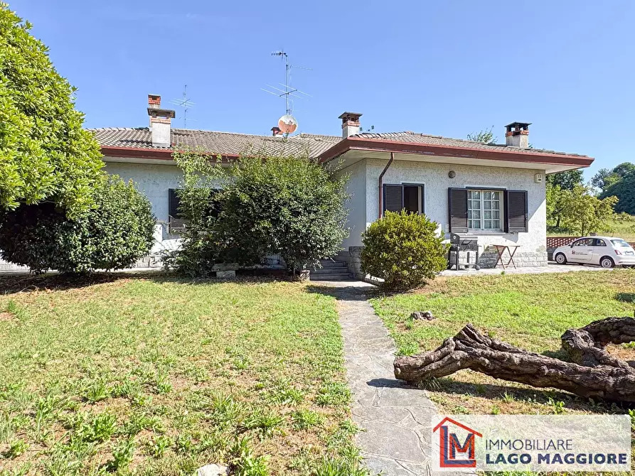 Immagine 5 di Villa in vendita  in Via delle Motte 129 a Ispra