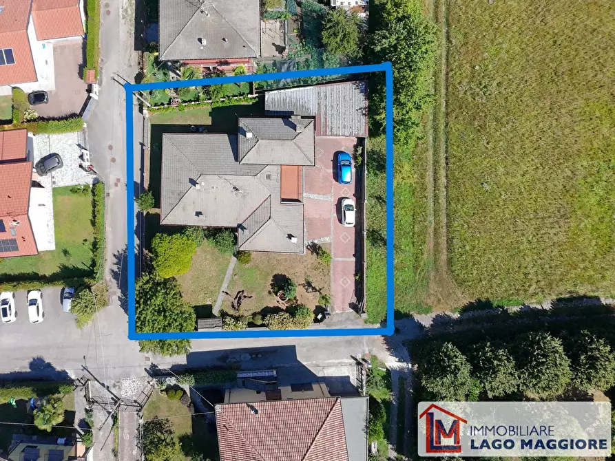Immagine 8 di Villa in vendita  in Via delle Motte 129 a Ispra