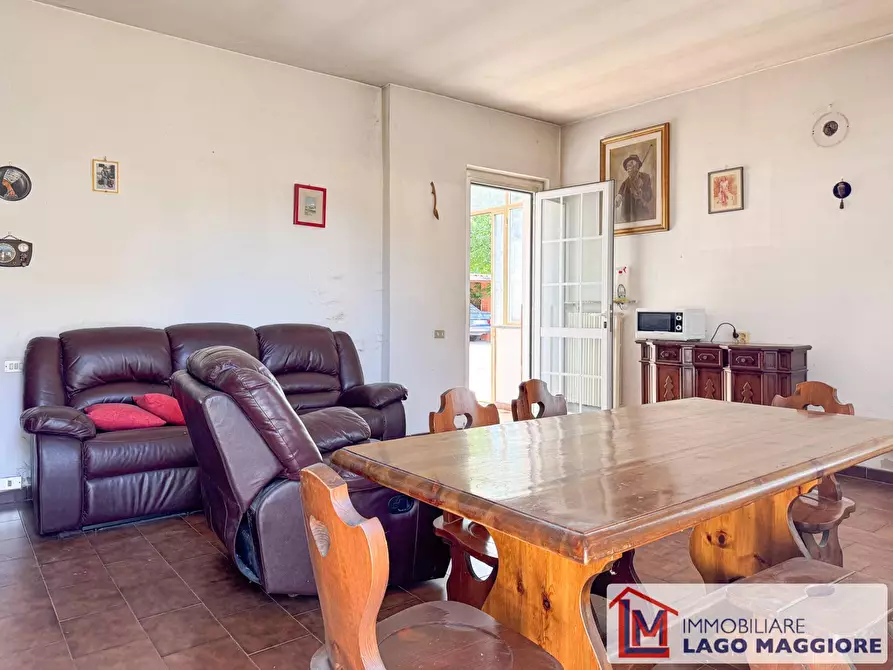 Immagine 18 di Villa in vendita  in Via delle Motte 129 a Ispra