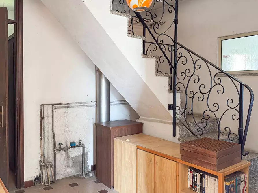 Immagine 33 di Villa in vendita  in Via delle Motte 129 a Ispra