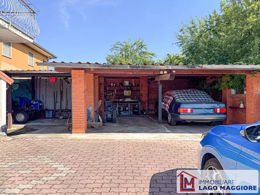 Immagine 41 di Villa in vendita  in Via delle Motte 129 a Ispra