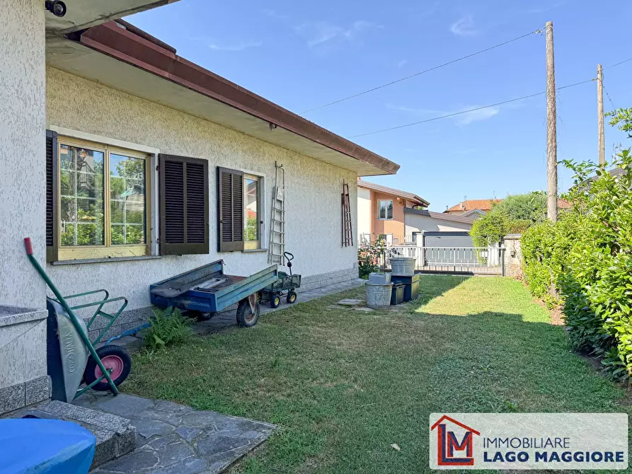 Immagine 42 di Villa in vendita  in Via delle Motte 129 a Ispra