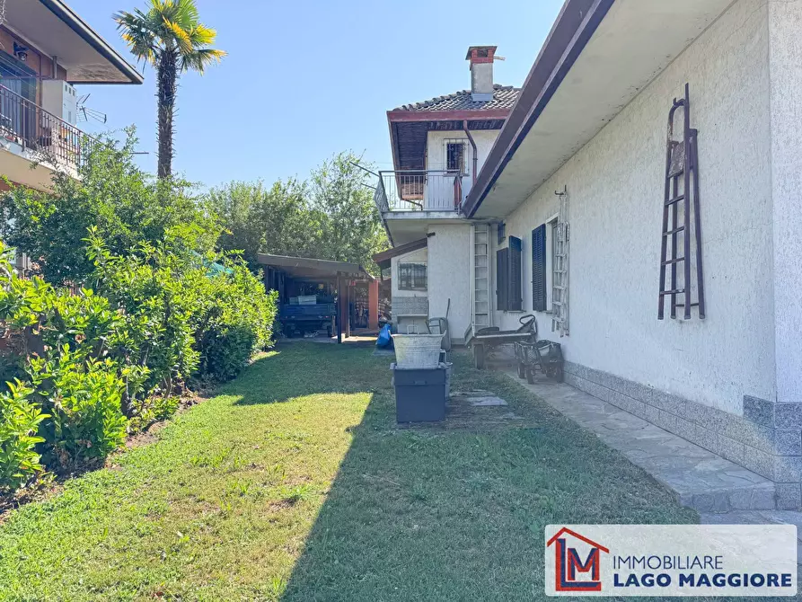 Immagine 43 di Villa in vendita  in Via delle Motte 129 a Ispra