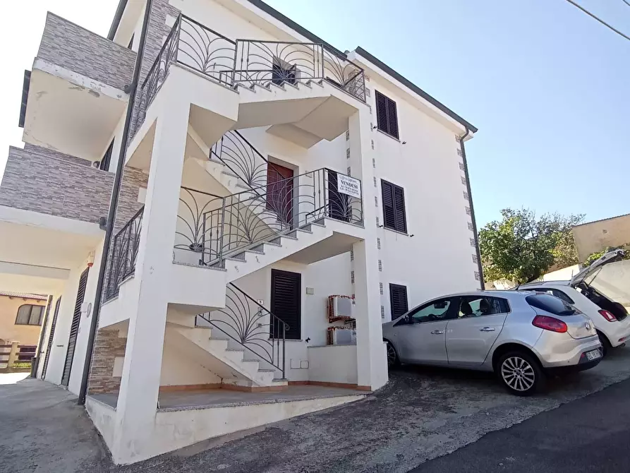 Immagine 1 di Appartamento in vendita  in Via Grazia Deledda 99 a Badesi