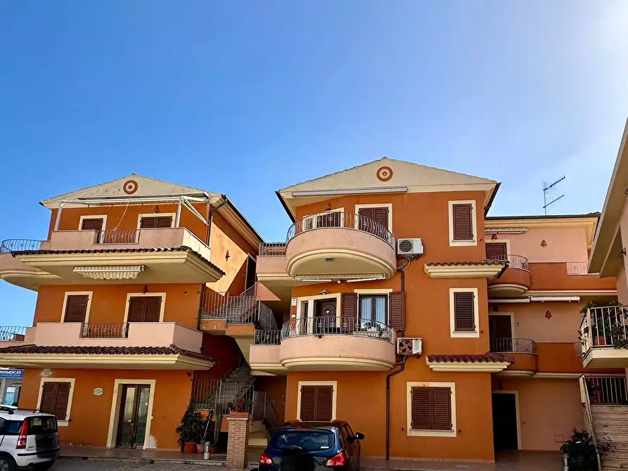 Immagine 2 di Appartamento in vendita  in via Roma 10 a Valledoria