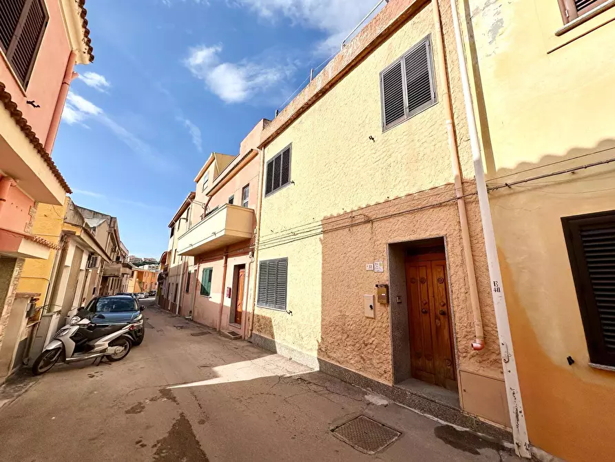Immagine 3 di Casa semindipendente in vendita  in via Brigata sassari 35 a Castelsardo