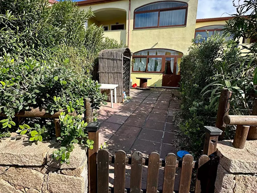 Immagine 1 di Villetta a schiera in vendita  in Baia delle Mimose a Badesi