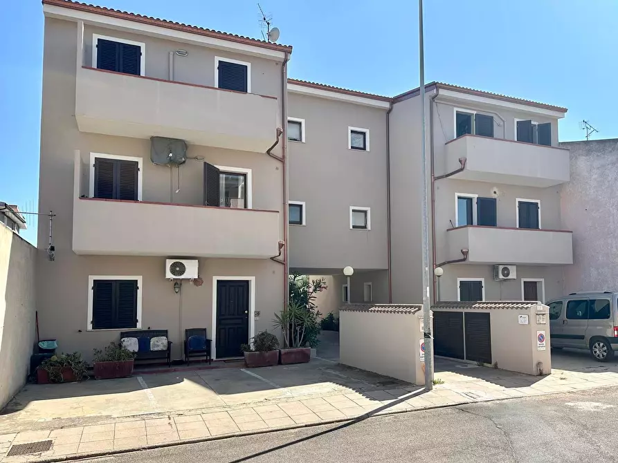 Immagine 1 di Appartamento in vendita  in via rossini a Badesi