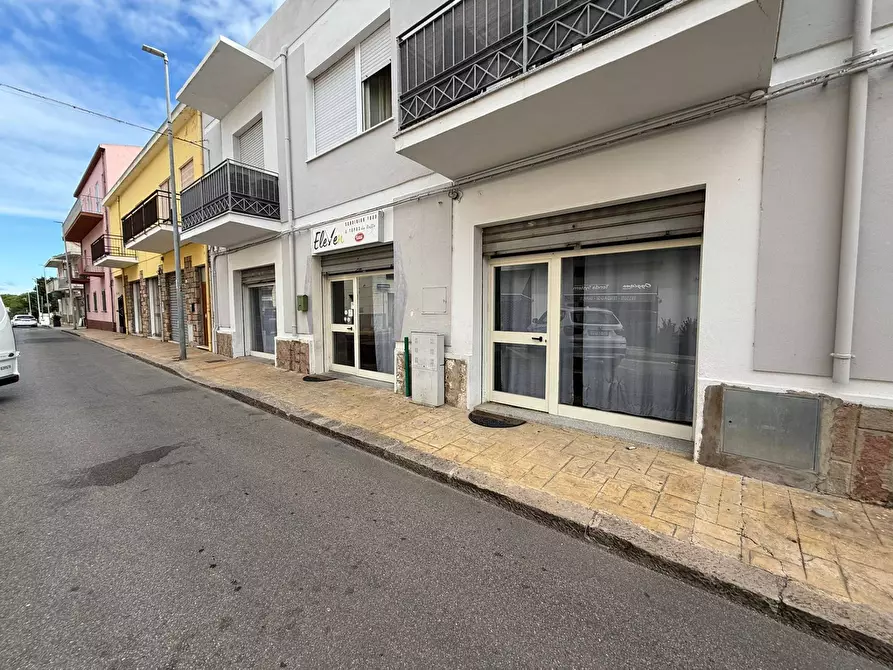 Immagine 3 di Locale commerciale in vendita  in via Caprera a Valledoria