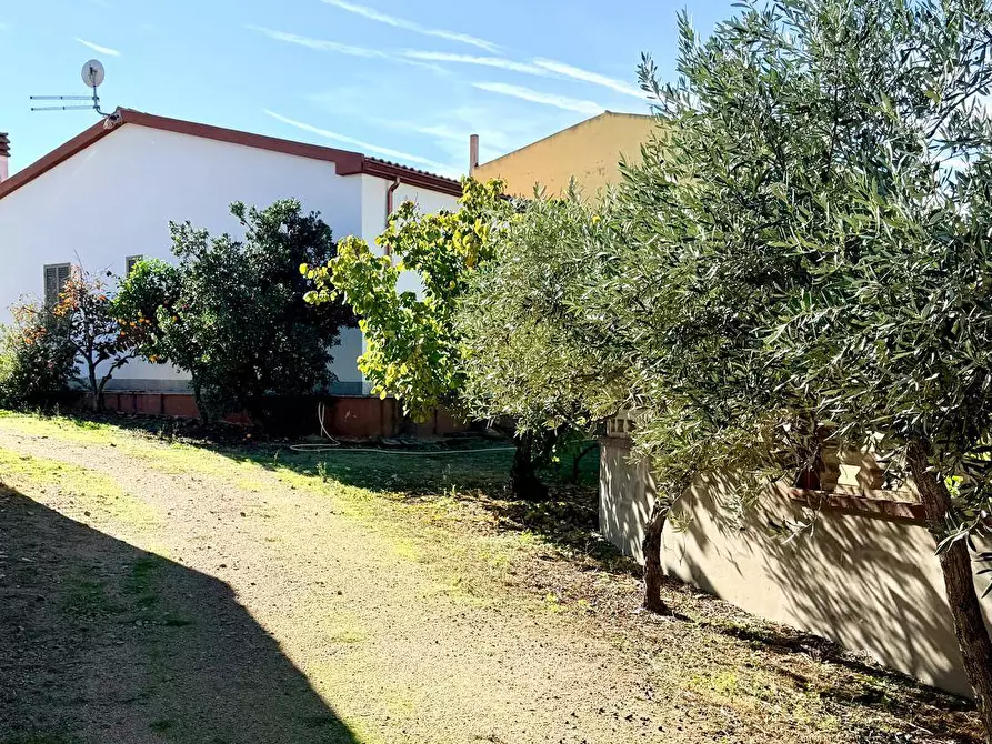 Immagine 1 di Casa semindipendente in vendita  in via Piave 12 a Valledoria