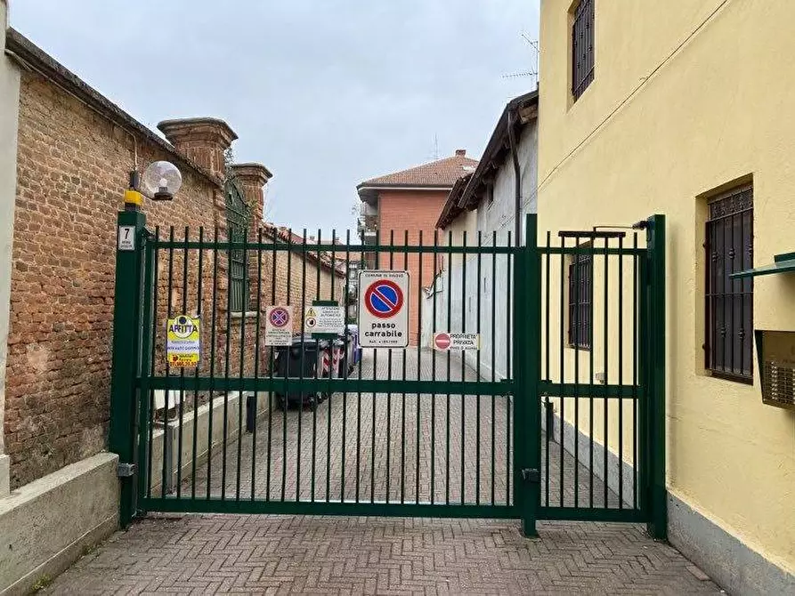 Immagine 2 di Box auto in vendita  in Via Cottolengo 7 a Vinovo