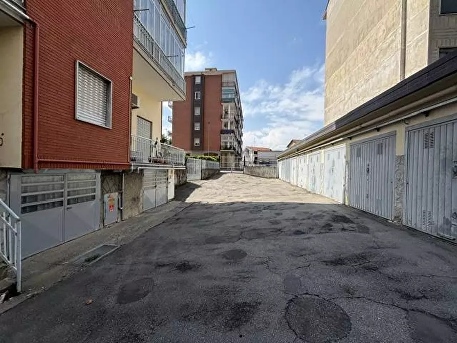 Immagine 11 di Box auto in affitto  in Via Stupinigi 64 a Nichelino
